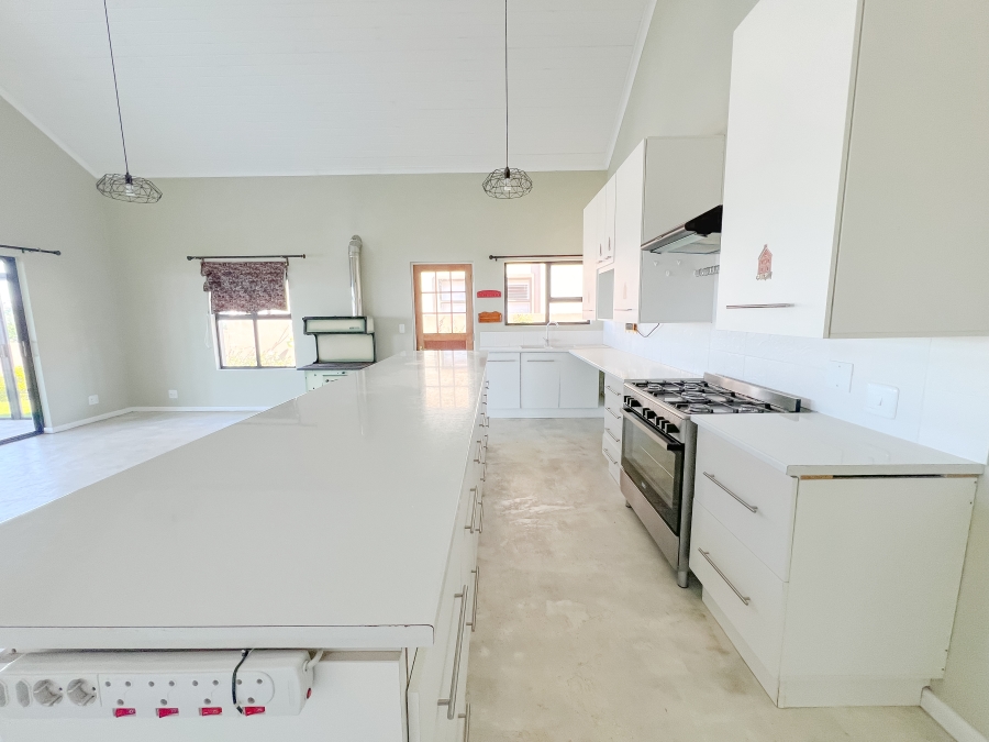 To Let 2 Bedroom Property for Rent in Robberg Ridge Western Cape